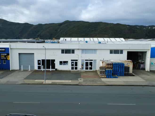 Drive-through industrial on Port Road