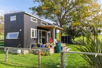 Tiny Home, Longbush Road, Gladstone