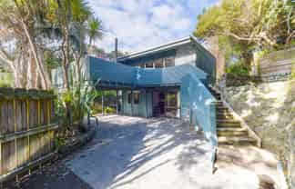 6 Menin Road, Raumati South