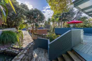 6 Menin Road, Raumati South