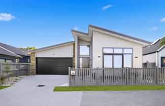34 Streamview Way, Long Bay