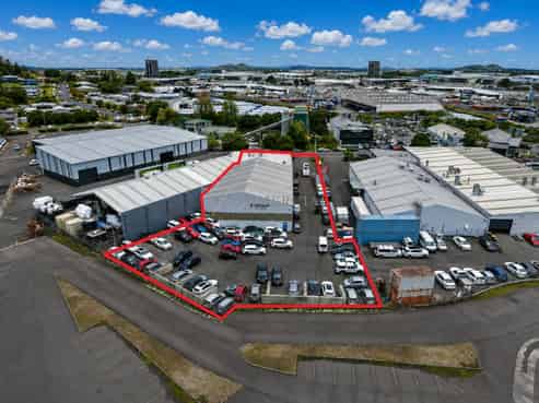 Ample Yard + Canopy Duo |1,198sqm