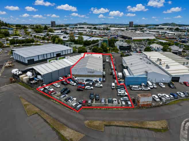 Ample Yard + Canopy Duo |1,198sqm