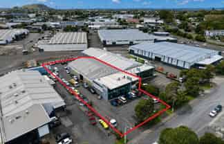 Ample Yard + Canopy Duo |1,198sqm