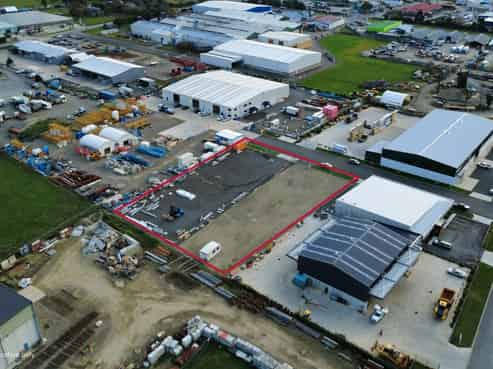 Get ahead of the crowd! Commercial build in Levin