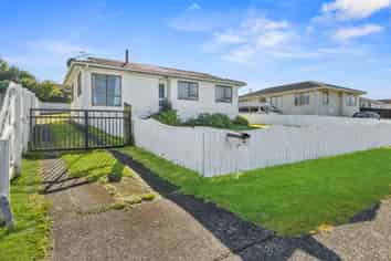 96  Hyperion Drive, Randwick Park