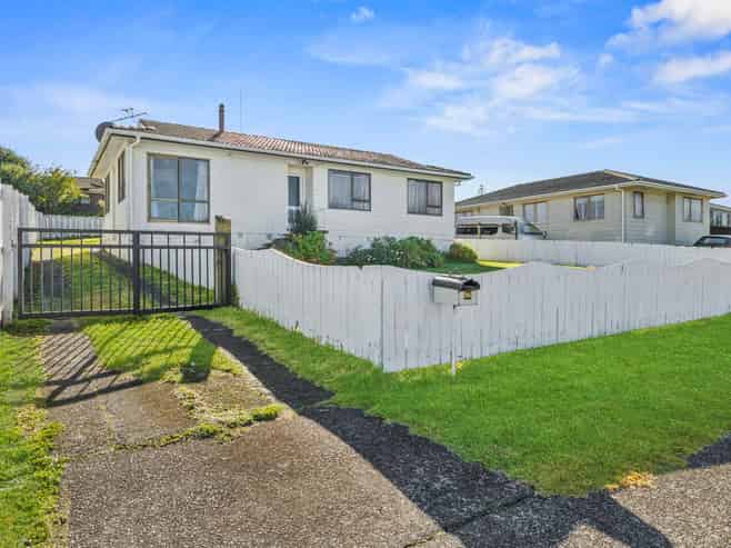 96  Hyperion Drive, Randwick Park