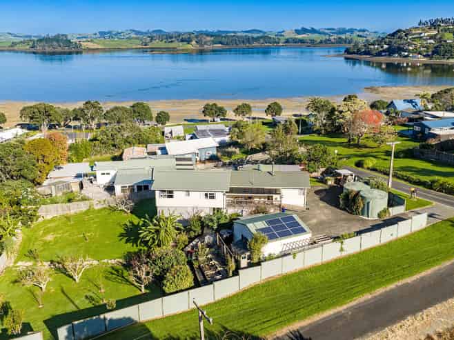10 Oxford Street, Whakapirau