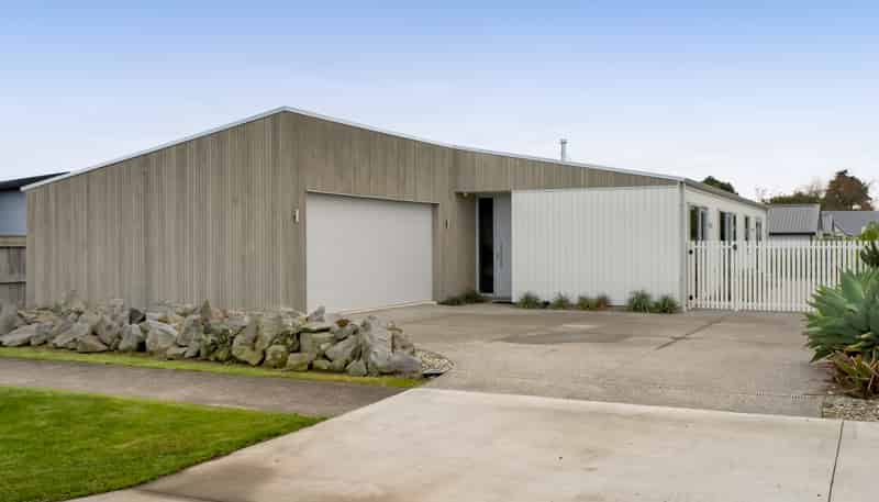 31 Smith Street, Lepperton