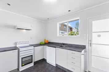 1/576A Weymouth Road, Weymouth