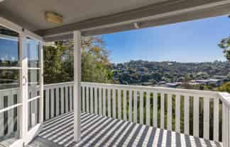 22 Ocean Road, Surfdale