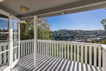 22 Ocean Road, Surfdale