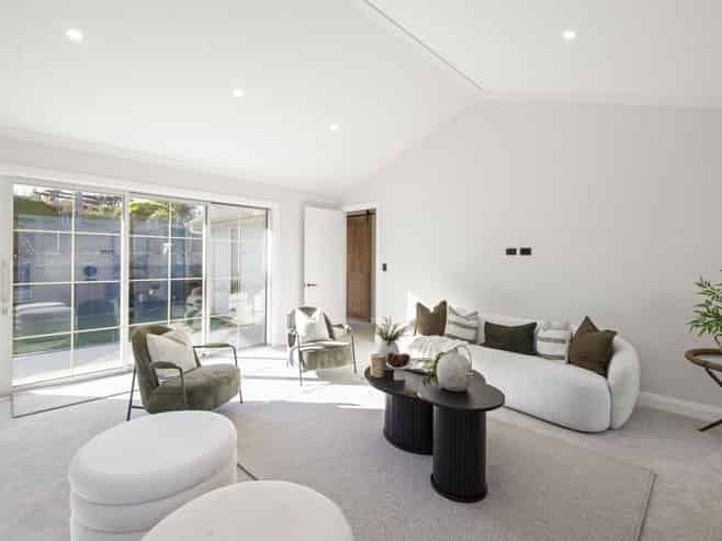 5 Ngaio Place, Lansdowne