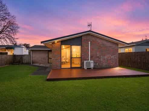 1596b Great North Road, Waterview