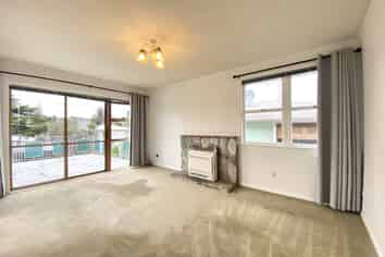 8 Whittle Place, New Windsor