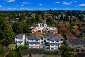 31D Waddell Avenue, Point England