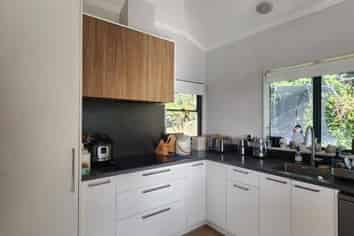 18 Arden Place, Oakura