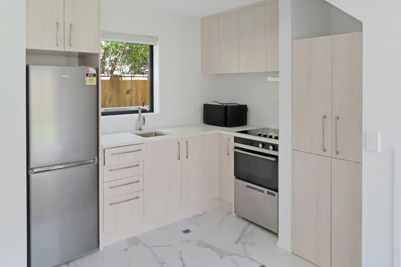 Secure, modern 1 bedroom - Aanzicht 2