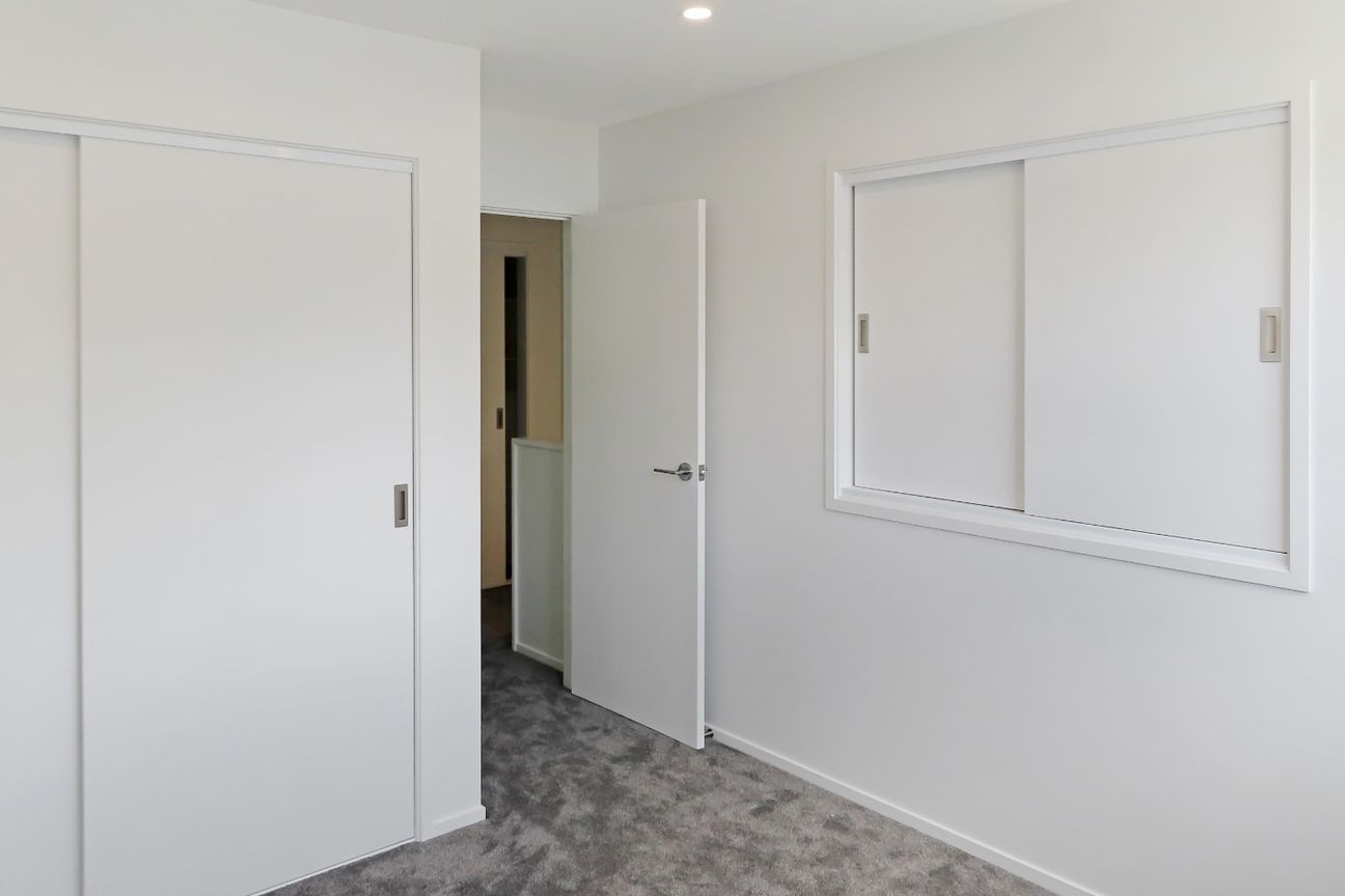 Secure, modern 1 bedroom - Aanzicht 6