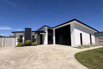 8 Cherry Place, Feilding