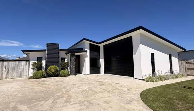 8 Cherry Place, Feilding