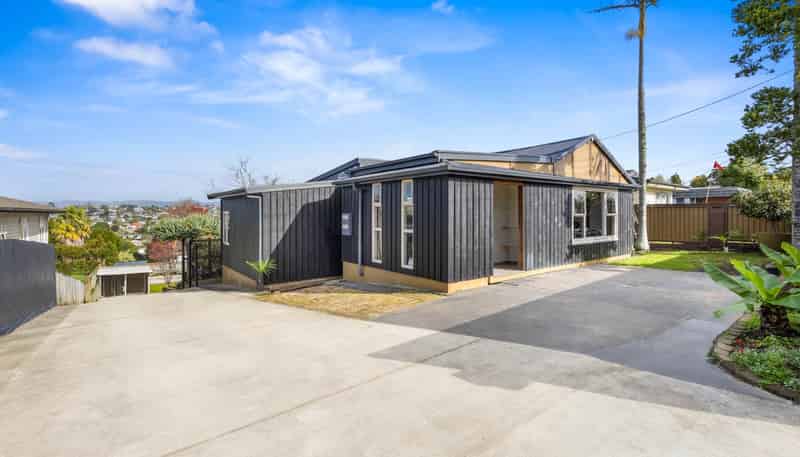65 Royal Road, Massey