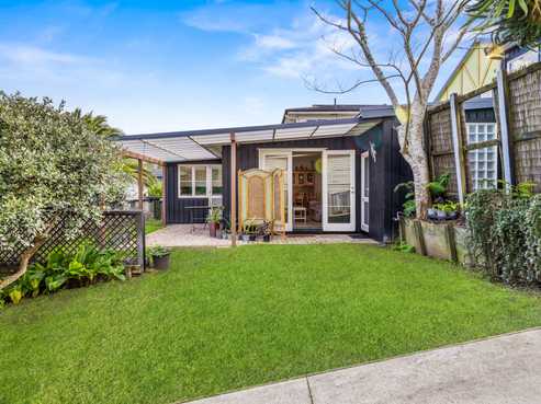 65 Royal Road, Massey