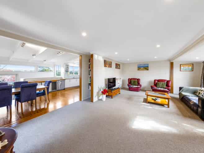 65 Royal Road, Massey