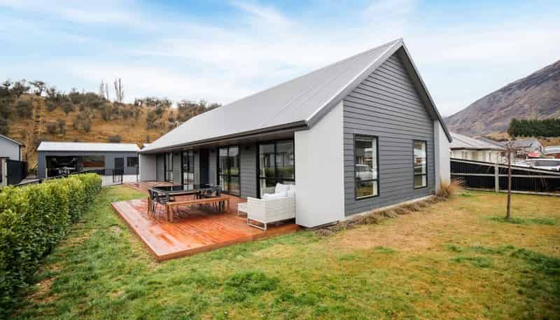 96 RisingHurst Terrace, Frankton