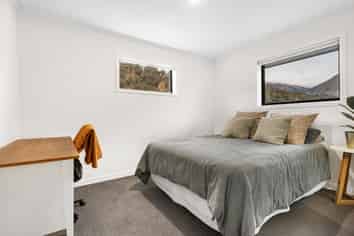 96 RisingHurst Terrace, Frankton