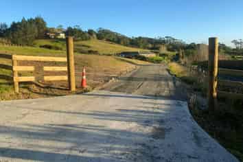 19 Elmore Road, Paremoremo