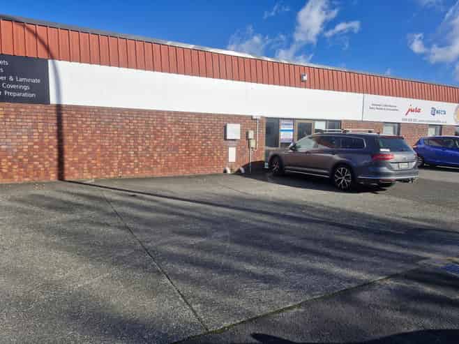 High profile showroom warehouse