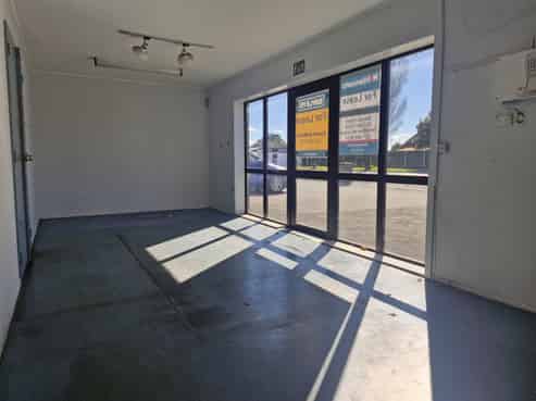 High profile showroom warehouse