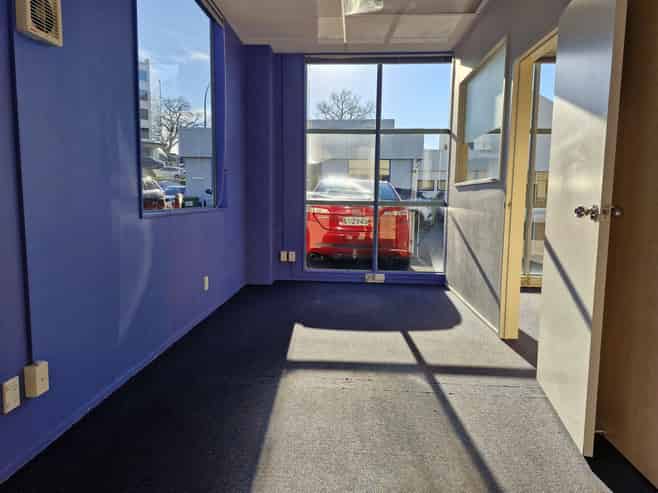 Convenient ground floor with parking at door