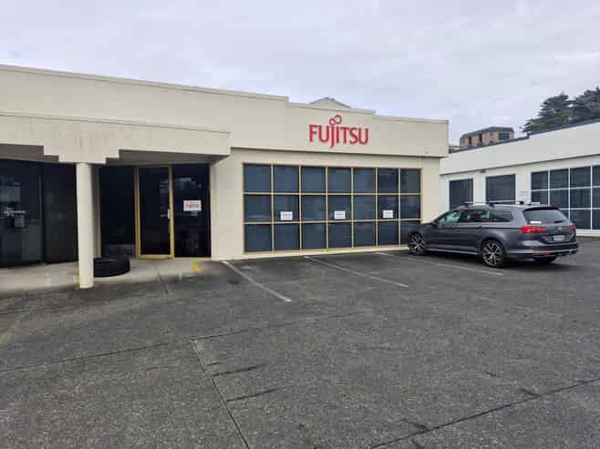Convenient ground floor with parking at door