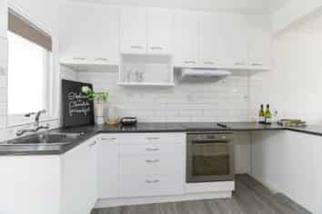 9/1 Glen Road, Browns Bay