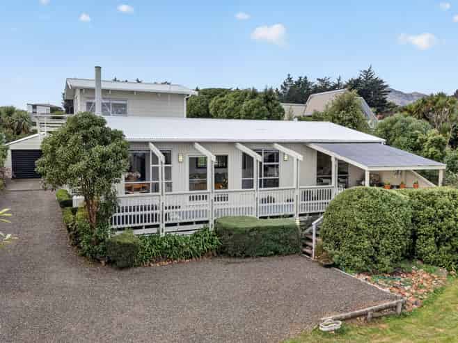 9 James Drive, Diamond Harbour