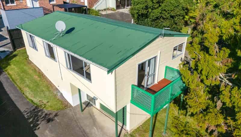2/191 Titirangi Road, Titirangi