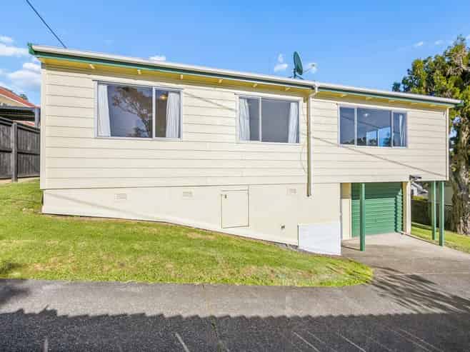 2/191 Titirangi Road, Titirangi