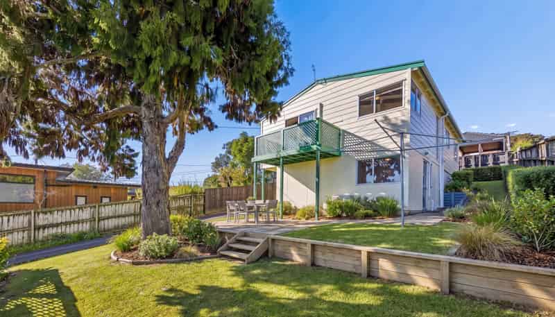 2/191 Titirangi Road, Titirangi