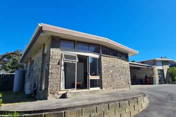 17 Wharemauku Road, Raumati Beach
