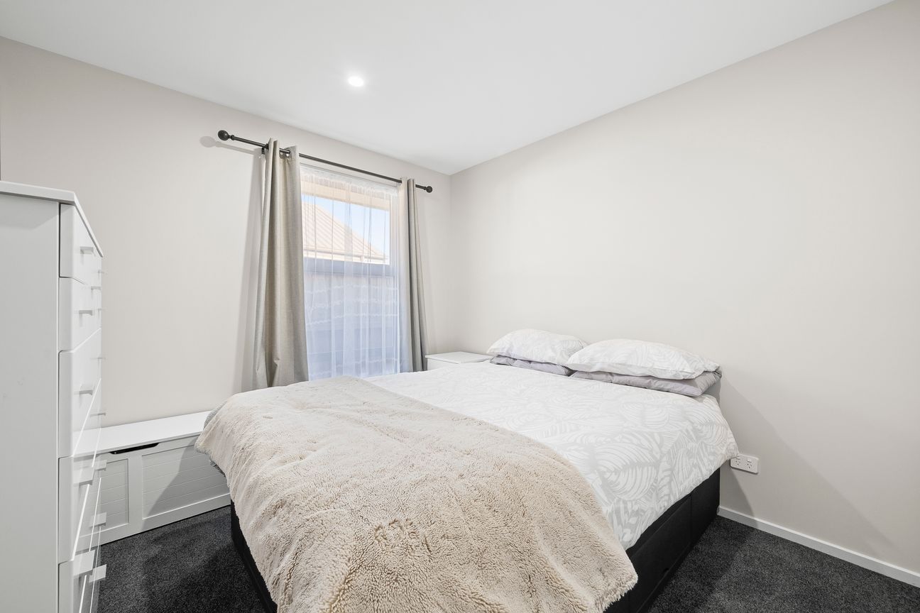 Auckland Owners Say Sell, This Gem Must Go! - Więcej