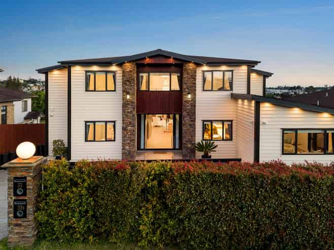 33 Ballymore Drive, Pinehill