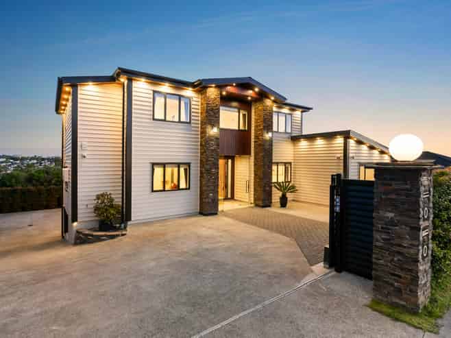 33 Ballymore Drive, Pinehill