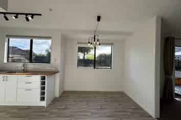 1/710 Te Atatu Road, Te Atatu Peninsula