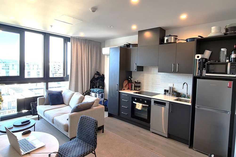 Furnished Unit With Parking & Electricity included - Vista 2