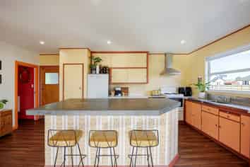 1005 Duke Street, Mahora