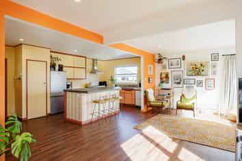 1005 Duke Street, Mahora