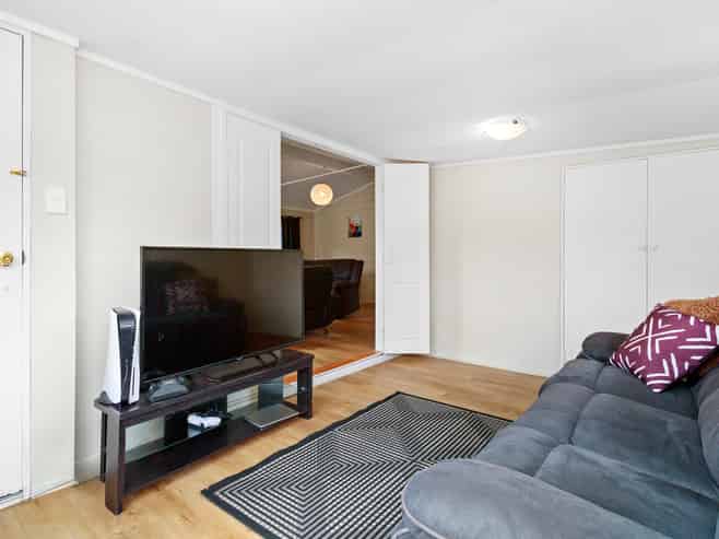 5 South Street, Tawa