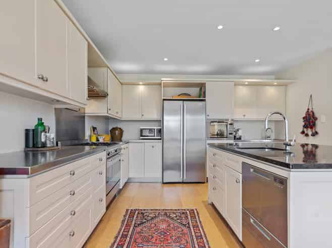 18 Searells Road, Strowan